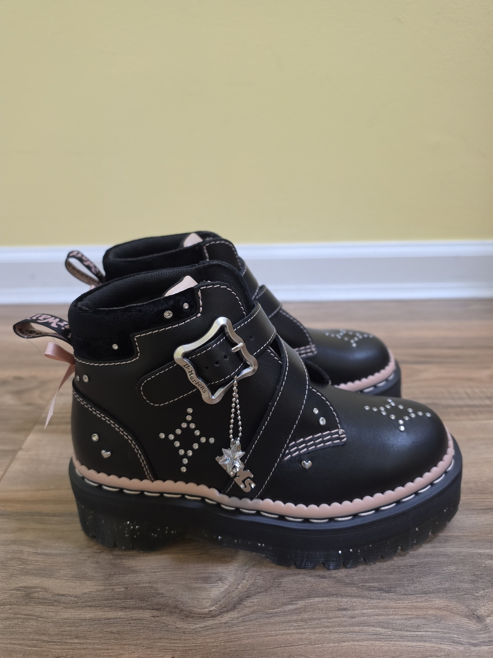 NEW DR. MARTENS CAITIE LEATHER BUCKLE PLATFORM BOOTS